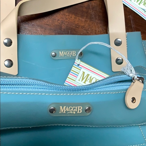 Maggie B plastic tote and cosmetic case - Picture 5 of 5